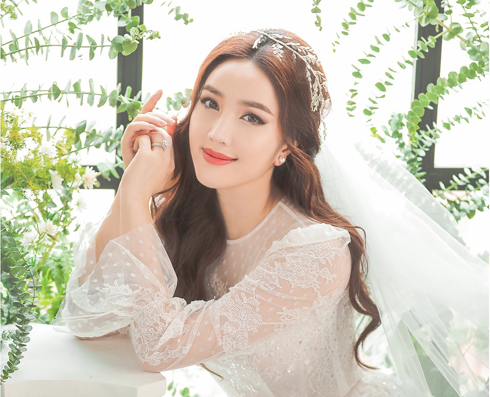 Bảo Thy xác nhận lên xe hoa, tiết lộ ảnh cưới cùng ông xã Phan Lĩnh - 1 Bảo Thy xác nhận lên xe hoa, tiết lộ ảnh cưới cùng ông xã Phan Lĩnh - 1