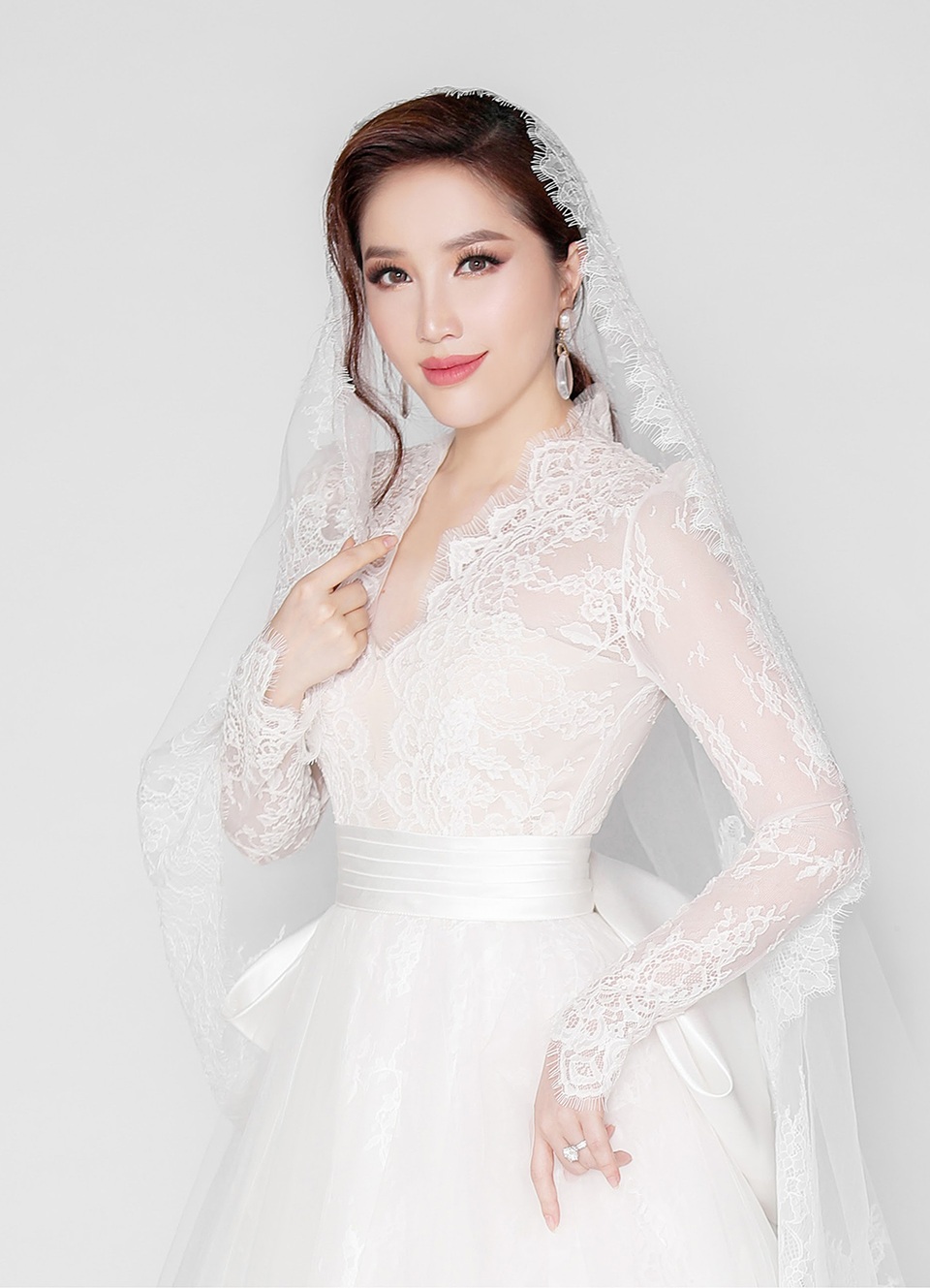 Bảo Thy xác nhận lên xe hoa, tiết lộ ảnh cưới cùng ông xã Phan Lĩnh - 7 Bảo Thy xác nhận lên xe hoa, tiết lộ ảnh cưới cùng ông xã Phan Lĩnh - 7