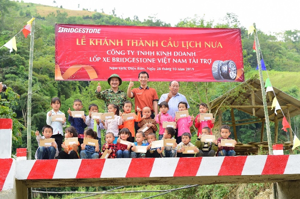 Câu chuyện xây những chiếc cầu cùng em đến trường an toàn - 3 Câu chuyện xây những chiếc cầu cùng em đến trường an toàn - 3