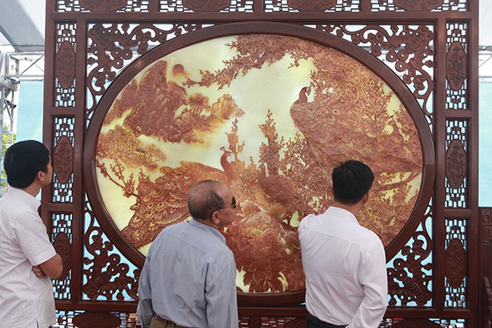 Bức tranh nặng cả tấn, giá vài tỷ khiến ai cũng choáng - 2 Bức tranh nặng cả tấn, giá vài tỷ khiến ai cũng choáng - 2