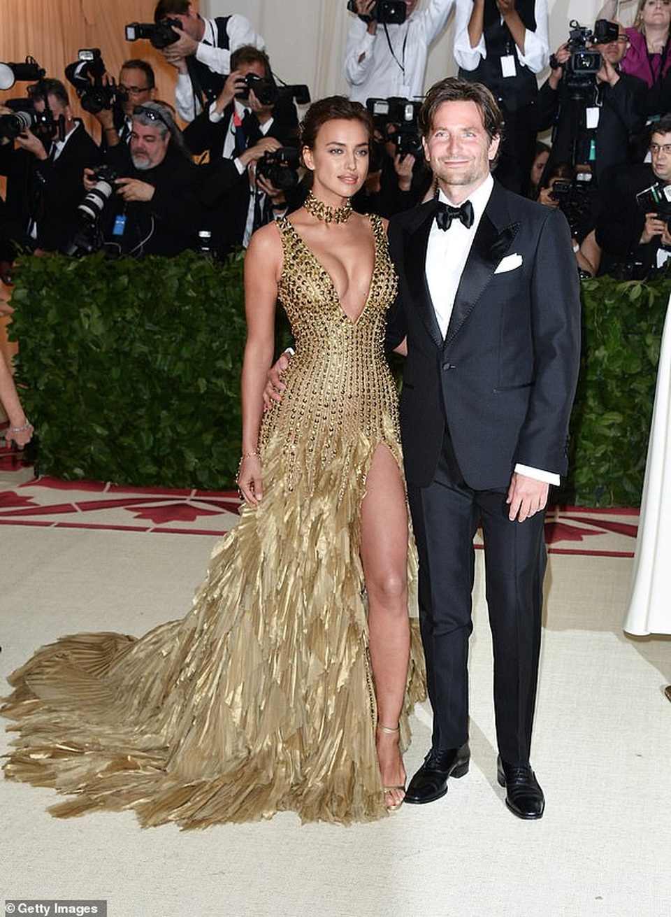 Siêu mẫu Irina Shayk đưa con gái cưng ra phố - 7 Siêu mẫu Irina Shayk đưa con gái cưng ra phố - 7