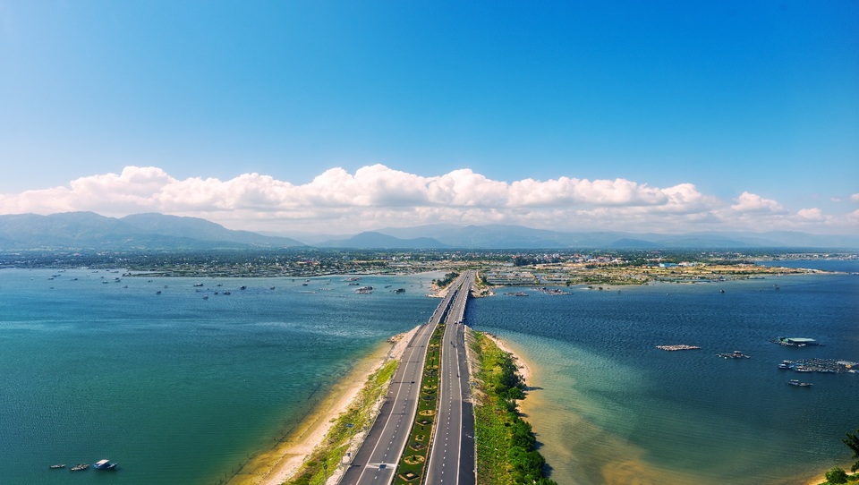 Cam Ranh - Mảnh đất giàu tiềm năng du lịch vươn mình “cất cánh - 2 Cam Ranh - Mảnh đất giàu tiềm năng du lịch vươn mình “cất cánh - 2