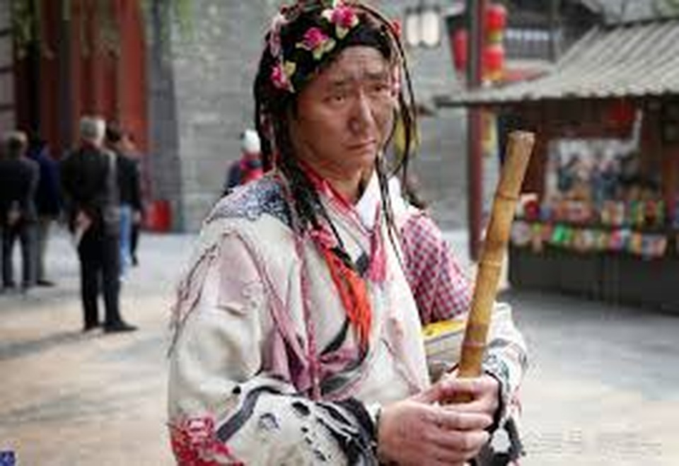 Đóng giả ăn xin suốt 8 năm, chàng trai mua nhà thành phố, lấy vợ đẹp - 1 Đóng giả ăn xin suốt 8 năm, chàng trai mua nhà thành phố, lấy vợ đẹp - 1