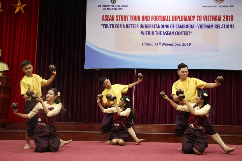 Sinh viên là đại sứ kết nối quan hệ hữu nghị Việt Nam – Campuchia - 3 Sinh viên là đại sứ kết nối quan hệ hữu nghị Việt Nam – Campuchia - 3