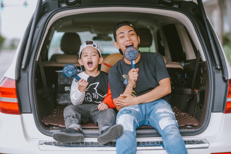 Khánh Thi tiết lộ tuổi thơ quậy phá như con trai - 2 Khánh Thi tiết lộ tuổi thơ quậy phá như con trai - 2