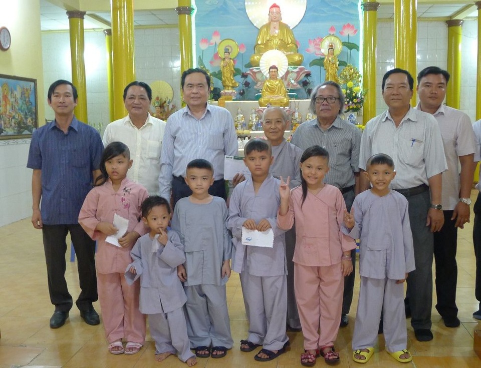 Những đứa trẻ bị bỏ rơi từng gặp Chủ tịch UBMTTQ Việt Nam, giờ đã không còn côi cút - 5 Những đứa trẻ bị bỏ rơi từng gặp Chủ tịch UBMTTQ Việt Nam, giờ đã không còn côi cút - 5