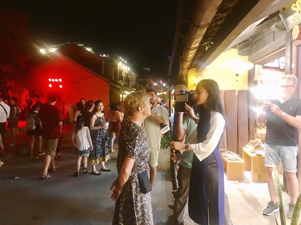 Á khôi Sinh viên Việt Nam trở thành MC thời sự, thần tượng Á hậu Thuỵ Vân - 6 Á khôi Sinh viên Việt Nam trở thành MC thời sự, thần tượng Á hậu Thuỵ Vân - 6