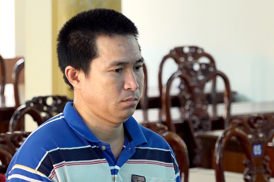 Hiếp dâm cháu họ, chú lĩnh án hơn 13 năm tù - 1 Hiếp dâm cháu họ, chú lĩnh án hơn 13 năm tù - 1