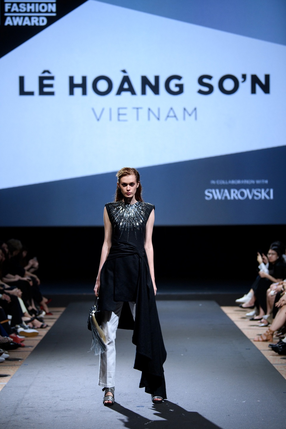 Nhà thiết kế trẻ Việt đoạt giải Á quân Thiết kế thời trang châu Á tại Singapore - 3