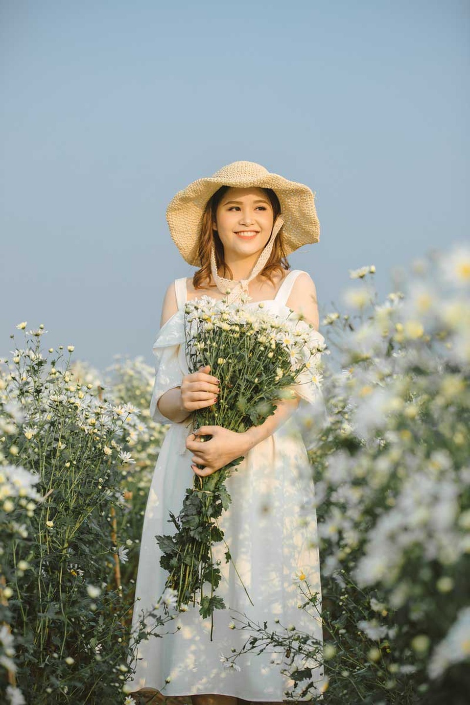 Thiếu nữ rạng ngời chụp ảnh cùng cúc họa mi chia tay đời độc thân - 6 Thiếu nữ rạng ngời chụp ảnh cùng cúc họa mi chia tay đời độc thân - 6