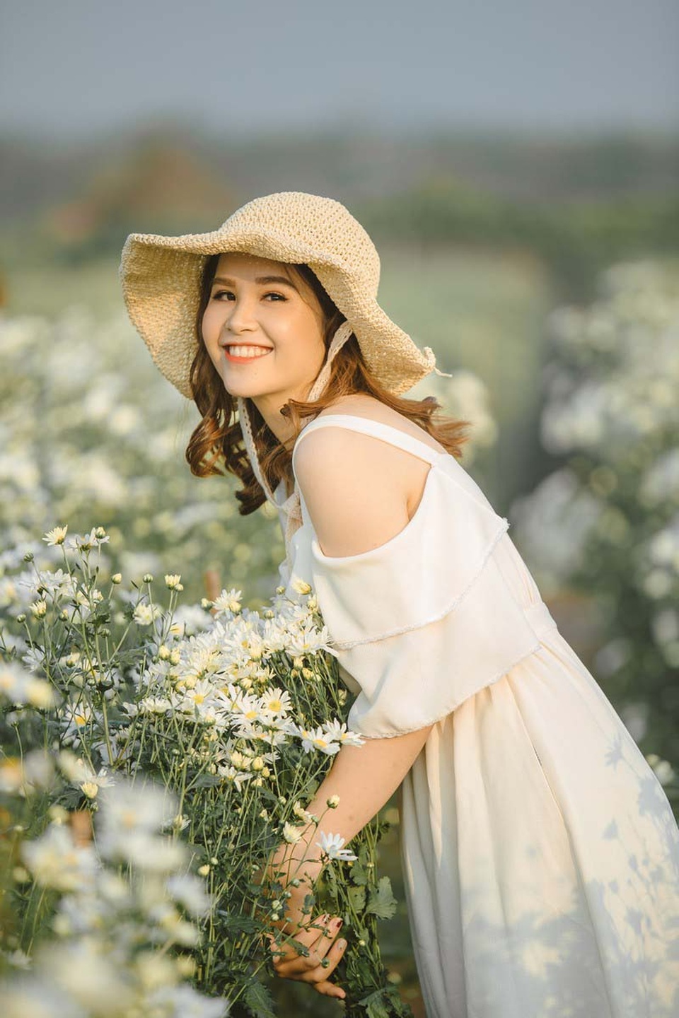 Thiếu nữ rạng ngời chụp ảnh cùng cúc họa mi chia tay đời độc thân - 7 Thiếu nữ rạng ngời chụp ảnh cùng cúc họa mi chia tay đời độc thân - 7