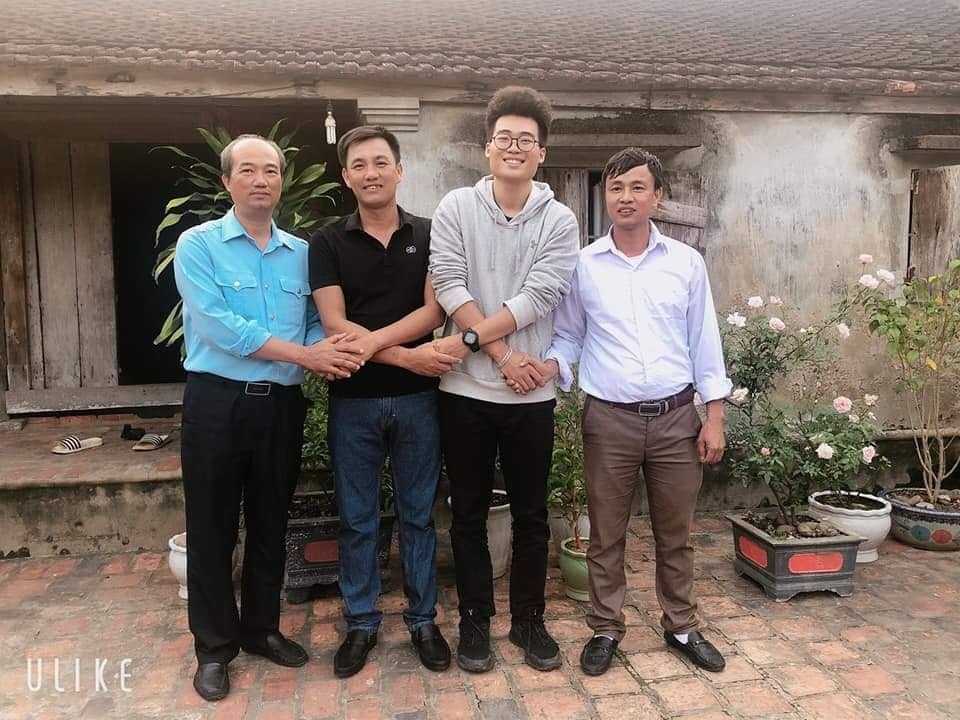 Vượt hơn 300 km đến cảm ơn 2 thầy giáo cứu con mình khỏi đuối nước - 1 Vượt hơn 300 km đến cảm ơn 2 thầy giáo cứu con mình khỏi đuối nước - 1