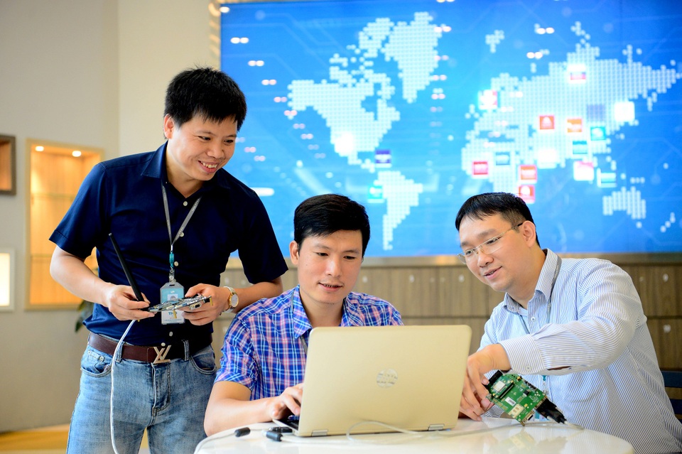 Viettel nằm trong top 3 doanh nghiệp có lợi nhuận tốt nhất Việt Nam 3 năm liên tiếp - 2 Viettel nằm trong top 3 doanh nghiệp có lợi nhuận tốt nhất Việt Nam 3 năm liên tiếp - 2