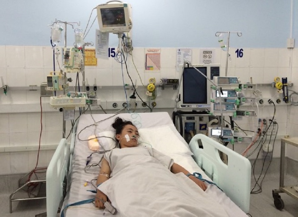 Sau tập thể dục ở trường, nữ sinh hôn mê sâu, nguy kịch - 2 Sau tập thể dục ở trường, nữ sinh hôn mê sâu, nguy kịch - 2
