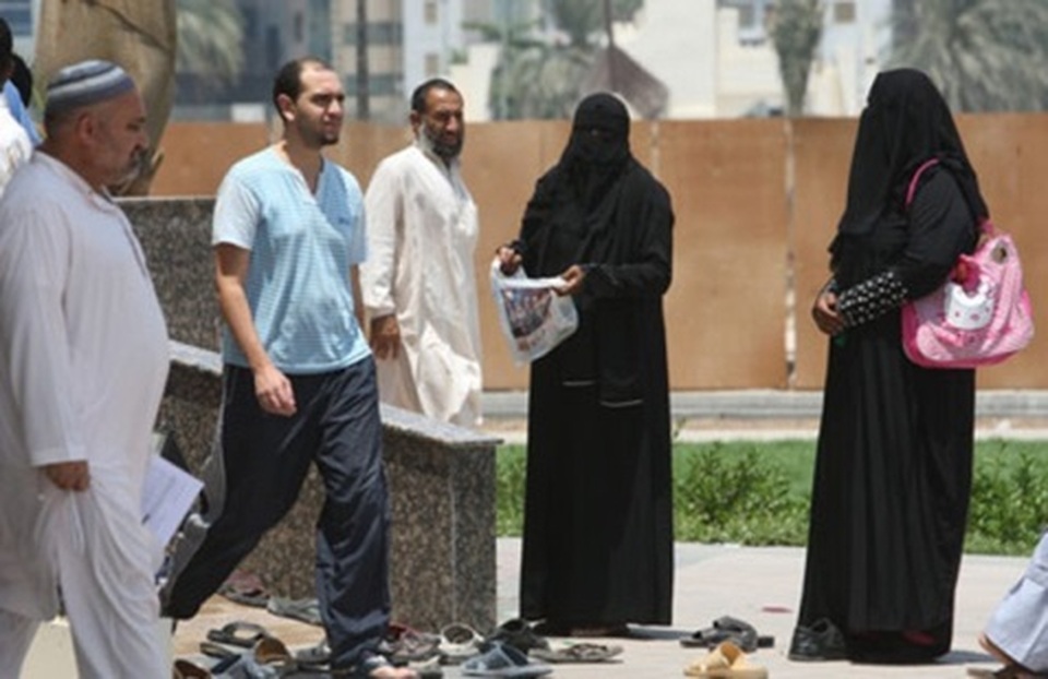 Thu nhập ngàn đô của những người ăn xin chuyên nghiệp tại Dubai - 1 Thu nhập ngàn đô của những người ăn xin chuyên nghiệp tại Dubai - 1