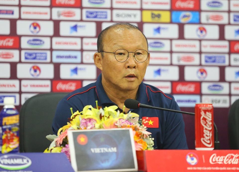 HLV Park Hang Seo: “UAE chắc chắn chơi tất tay với đội tuyển Việt Nam” - 1 HLV Park Hang Seo: “UAE chắc chắn chơi tất tay với đội tuyển Việt Nam” - 1