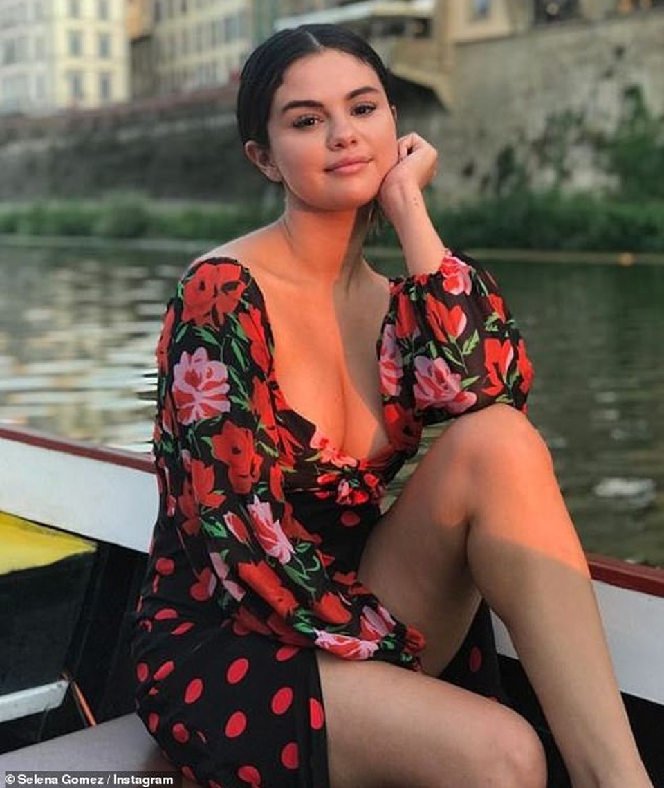 Selena Gomez bị tổn thương vì những nhận xét ngoại hình - 2