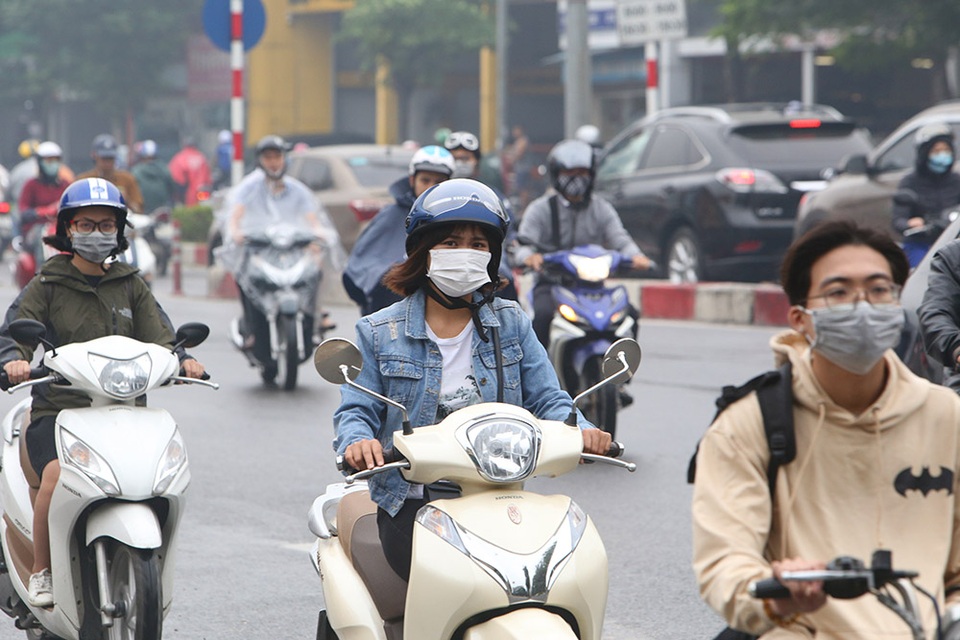 Bầu trời Hà Nội mờ đặc trong buổi sáng 13/11 - 5 Bầu trời Hà Nội mờ đặc trong buổi sáng 13/11 - 5