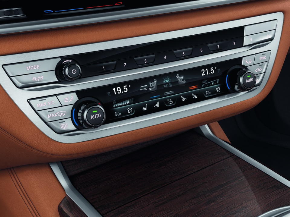 THACO sẽ ra mắt BMW Series 7 bản nâng cấp vào cuối tháng 11 - 3 THACO sẽ ra mắt BMW Series 7 bản nâng cấp vào cuối tháng 11 - 3