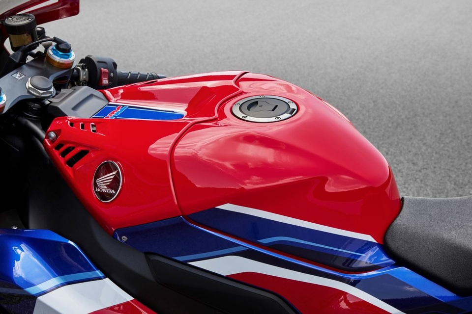 Honda CBR1000RR-R ra mắt, tranh tài ở World Superbike 2020 - 15 Honda CBR1000RR-R ra mắt, tranh tài ở World Superbike 2020 - 15