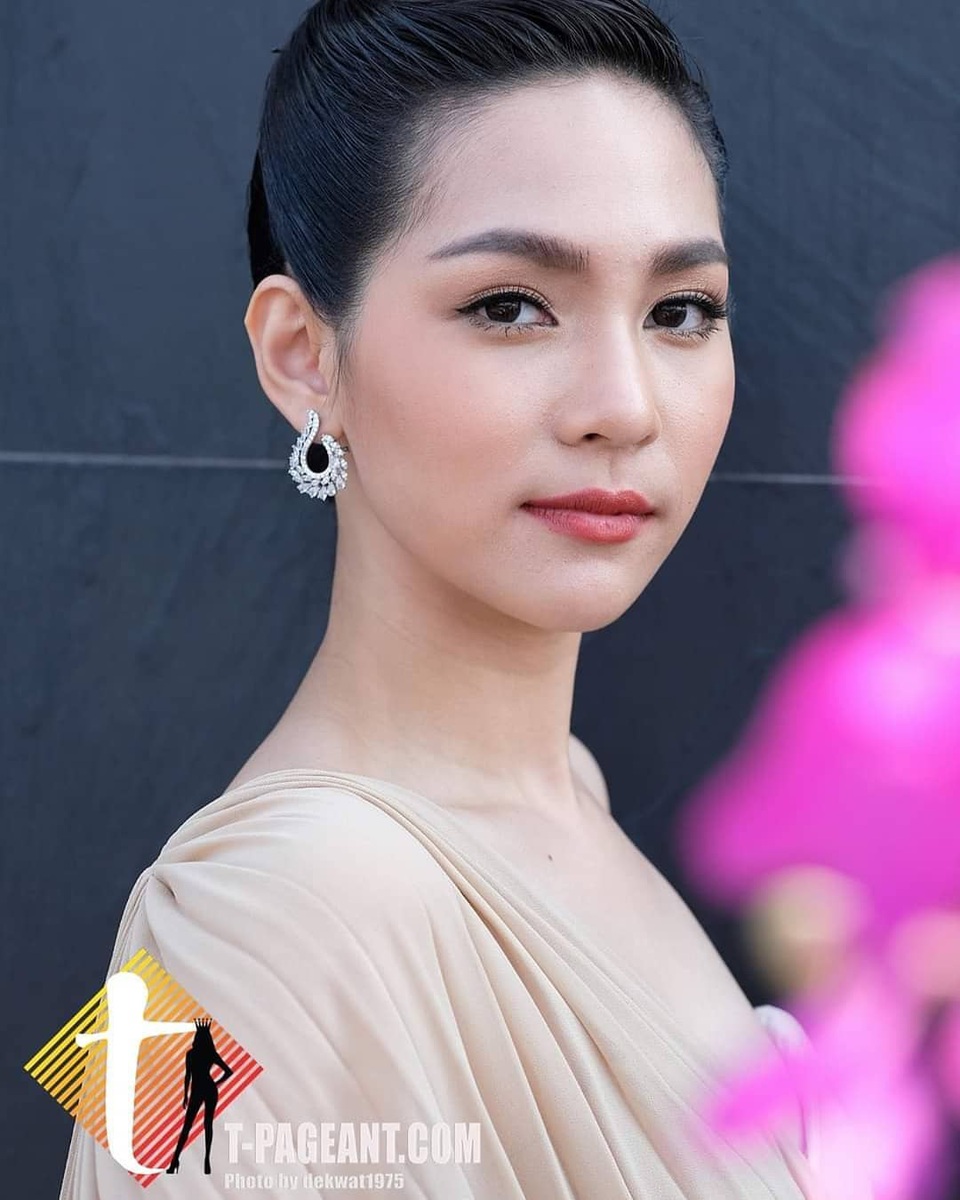 Trước khi sở hữu nhan sắc hoàn mỹ, tân hoa hậu quốc tế từng phải niềng răng - 7 Trước khi sở hữu nhan sắc hoàn mỹ, tân hoa hậu quốc tế từng phải niềng răng - 7
