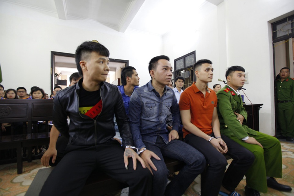 Khá Bảnh cùng đồng phạm hầu toà - 3 Khá Bảnh cùng đồng phạm hầu toà - 3