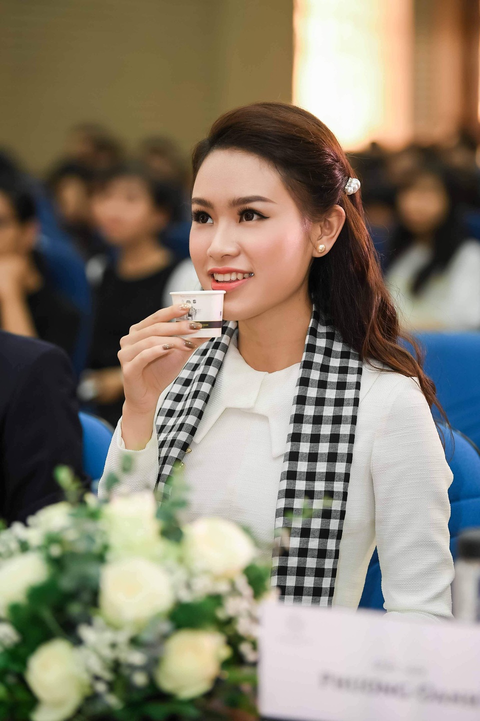 Phương Oanh kể về quãng thời gian sống trong nước mắt, nhiều đêm tủi thân - 4 Phương Oanh kể về quãng thời gian sống trong nước mắt, nhiều đêm tủi thân - 4