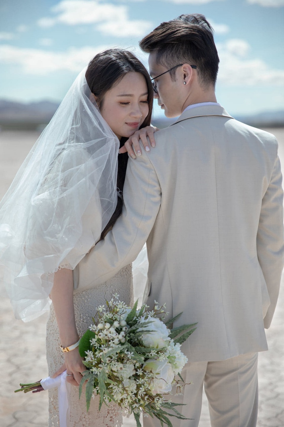 Rich kid Cẩm Tú “khoe” ảnh cưới đẹp long lanh tại Las Vegas - 6