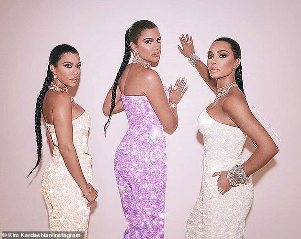Kim Kardashian thuê 3 vệ sỹ trong buổi chụp hình với kim cương - 1 Kim Kardashian thuê 3 vệ sỹ trong buổi chụp hình với kim cương - 1