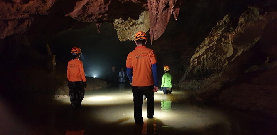 Động Chà Lòi – “mê cung dát vàng” trong lòng đất tại Quảng Bình - 3 Động Chà Lòi – “mê cung dát vàng” trong lòng đất tại Quảng Bình - 3