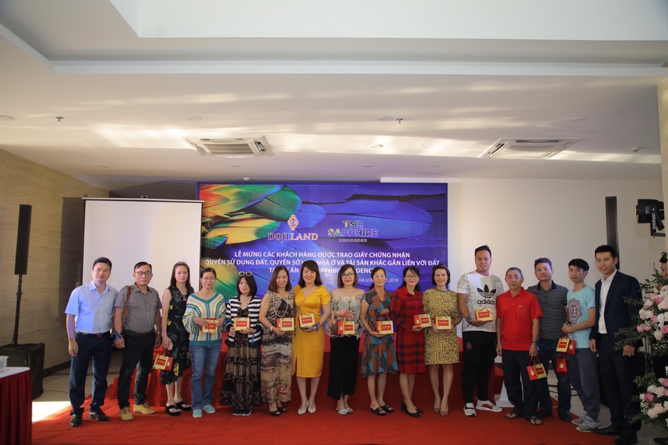 Những cư dân đầu tiên nhận sổ hồng tại The Sapphire Residence Hạ Long của Dojiland - 4 Những cư dân đầu tiên nhận sổ hồng tại The Sapphire Residence Hạ Long của Dojiland - 4