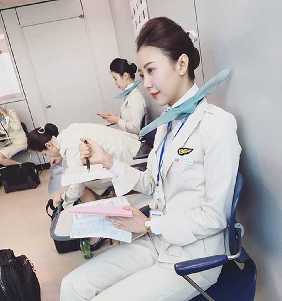 3 nữ tiếp viên hàng không Việt Nam gợi cảm khi rời đồng phục bay - 16 3 nữ tiếp viên hàng không Việt Nam gợi cảm khi rời đồng phục bay - 16