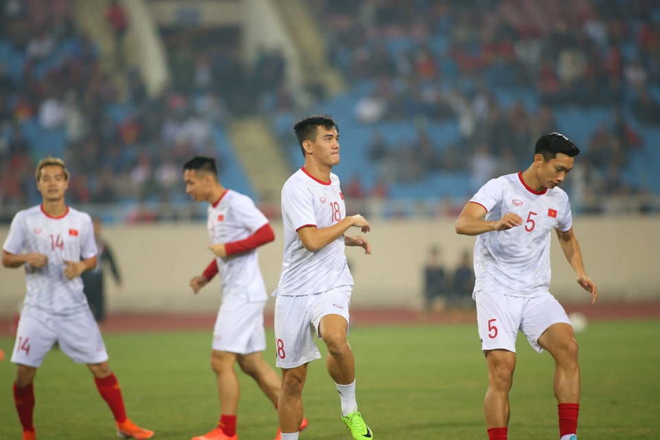 Việt Nam 1-0 UAE: Tiến Linh ghi bàn đẳng cấp - 28 Việt Nam 1-0 UAE: Tiến Linh ghi bàn đẳng cấp - 28