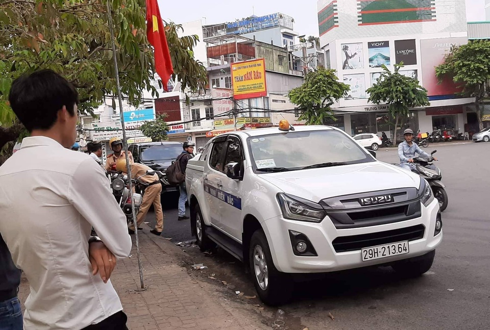 Xe gắn chữ “an ninh Miền Bắc” bị công an tạm giữ - 1 Xe gắn chữ “an ninh Miền Bắc” bị công an tạm giữ - 1