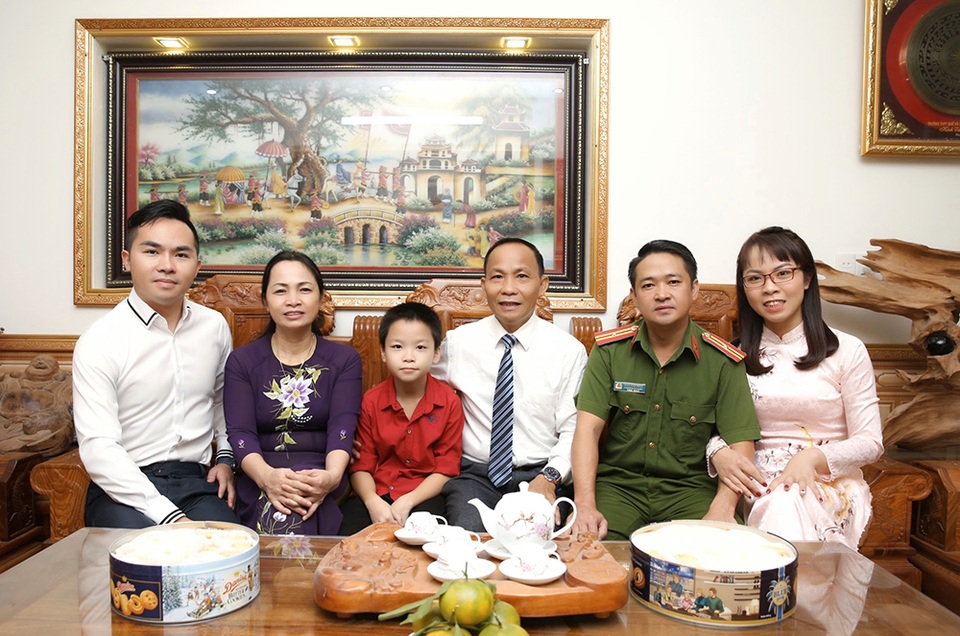 Ngày 20/11 nói về gia đình có 3 đời thành công trong giáo dục - 5 Ngày 20/11 nói về gia đình có 3 đời thành công trong giáo dục - 5