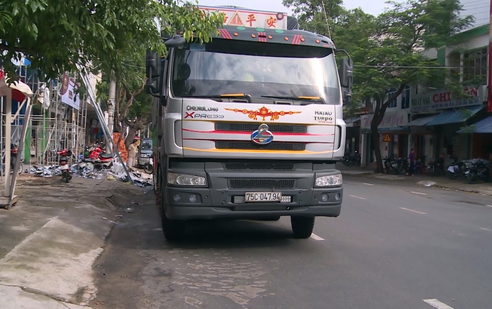 Phú Yên: Tiếp tục tạm giữ 4,5 tấn đường không rõ nguồn gốc - 1 Phú Yên: Tiếp tục tạm giữ 4,5 tấn đường không rõ nguồn gốc - 1