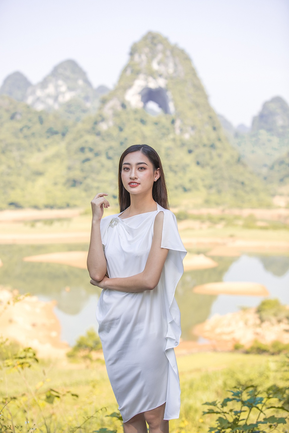 Hoa hậu Lương Thùy Linh xinh đẹp trong hình ảnh thiếu nữ dân tộc Tày - 5 Hoa hậu Lương Thùy Linh xinh đẹp trong hình ảnh thiếu nữ dân tộc Tày - 5