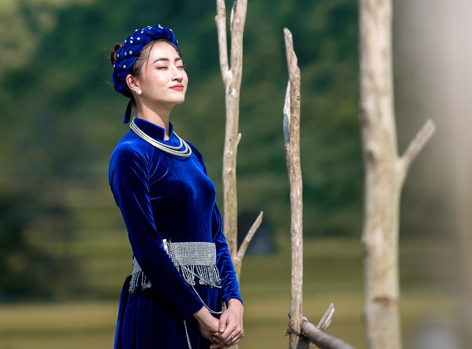 Hoa hậu Lương Thùy Linh xinh đẹp trong hình ảnh thiếu nữ dân tộc Tày - 9 Hoa hậu Lương Thùy Linh xinh đẹp trong hình ảnh thiếu nữ dân tộc Tày - 9