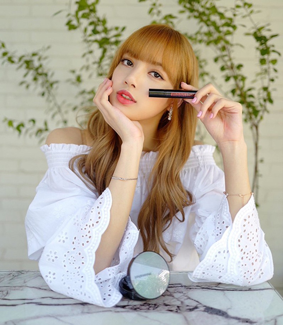 Nhan sắc của cô gái được bình chọn là “mỹ nhân đẹp nhất châu Á” - 4