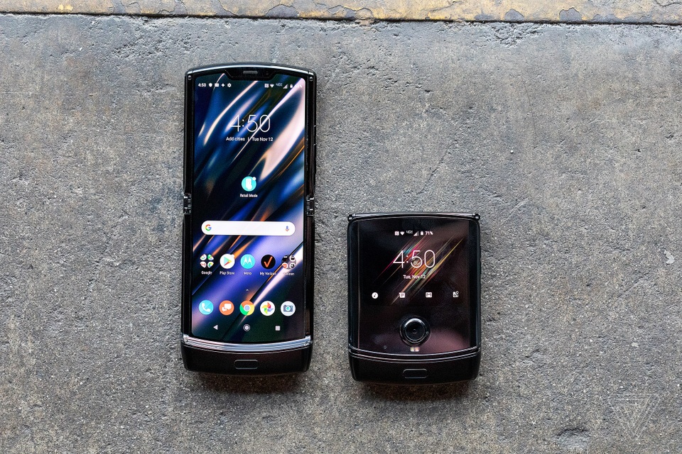“Huyền thoại” Motorola Rarz chính thức “hồi sinh” với thiết kế màn hình gập - 1 “Huyền thoại” Motorola Rarz chính thức “hồi sinh” với thiết kế màn hình gập - 1