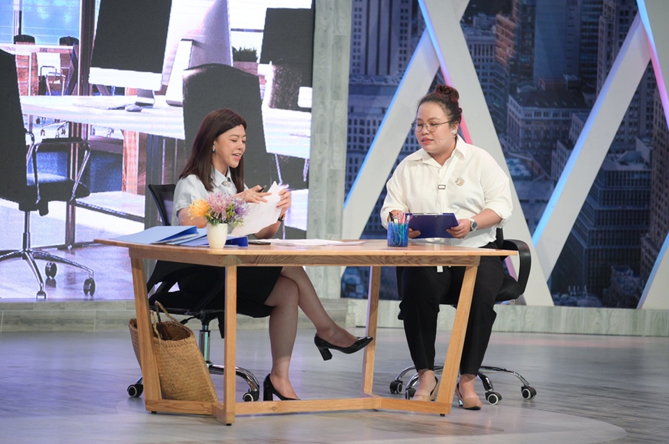 Nữ ứng viên nhờ các sếp xem xét lương vì từng có 12 năm kinh nghiệm - 2 Nữ ứng viên nhờ các sếp xem xét lương vì từng có 12 năm kinh nghiệm - 2