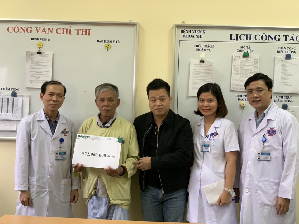 Được bạn đọc giúp đỡ 4 tỉ đồng, ông nội bán lúa non chữa ung thư cho cháu san sẻ nỗi đau - 3 Được bạn đọc giúp đỡ 4 tỉ đồng, ông nội bán lúa non chữa ung thư cho cháu san sẻ nỗi đau - 3