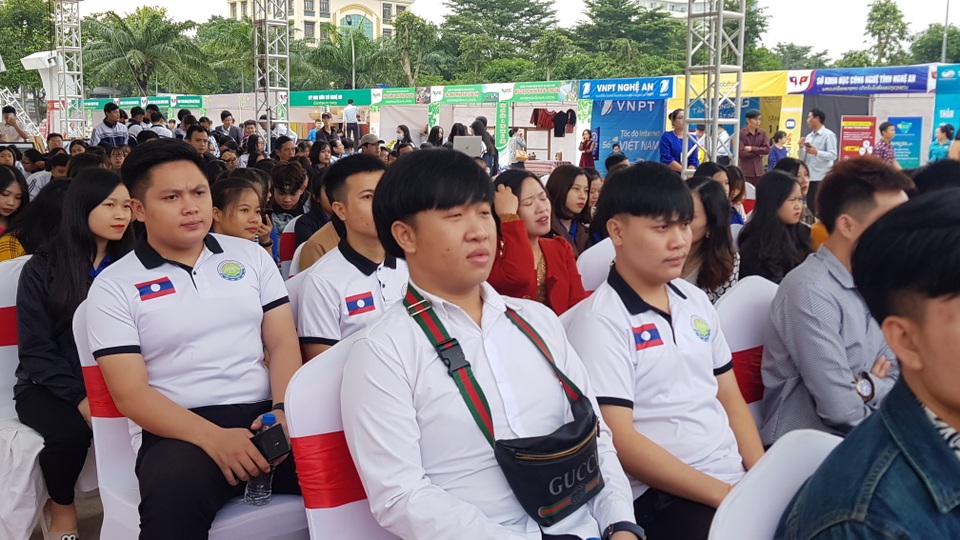 Khai mạc chương trình “Thắm tình hữu nghị đặc biệt Việt Nam - Lào” năm 2019 - 2 Khai mạc chương trình “Thắm tình hữu nghị đặc biệt Việt Nam - Lào” năm 2019 - 2