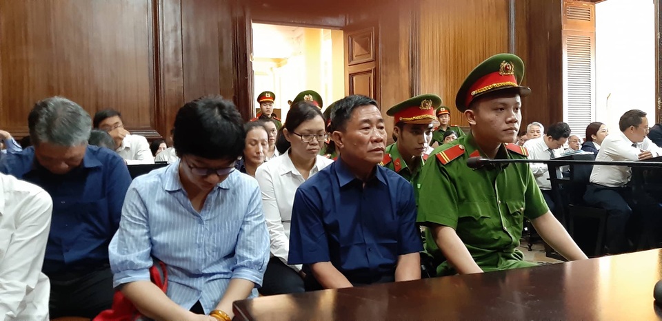 “Đại gia” Hứa Thị Phấn lại vắng mặt tại tòa - 1 “Đại gia” Hứa Thị Phấn lại vắng mặt tại tòa - 1