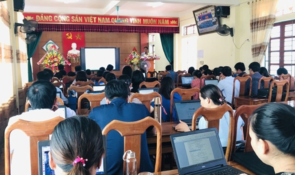 Thầy hiệu trưởng sáng tạo phần mềm tin học được nhiều trường áp dụng - 4 Thầy hiệu trưởng sáng tạo phần mềm tin học được nhiều trường áp dụng - 4