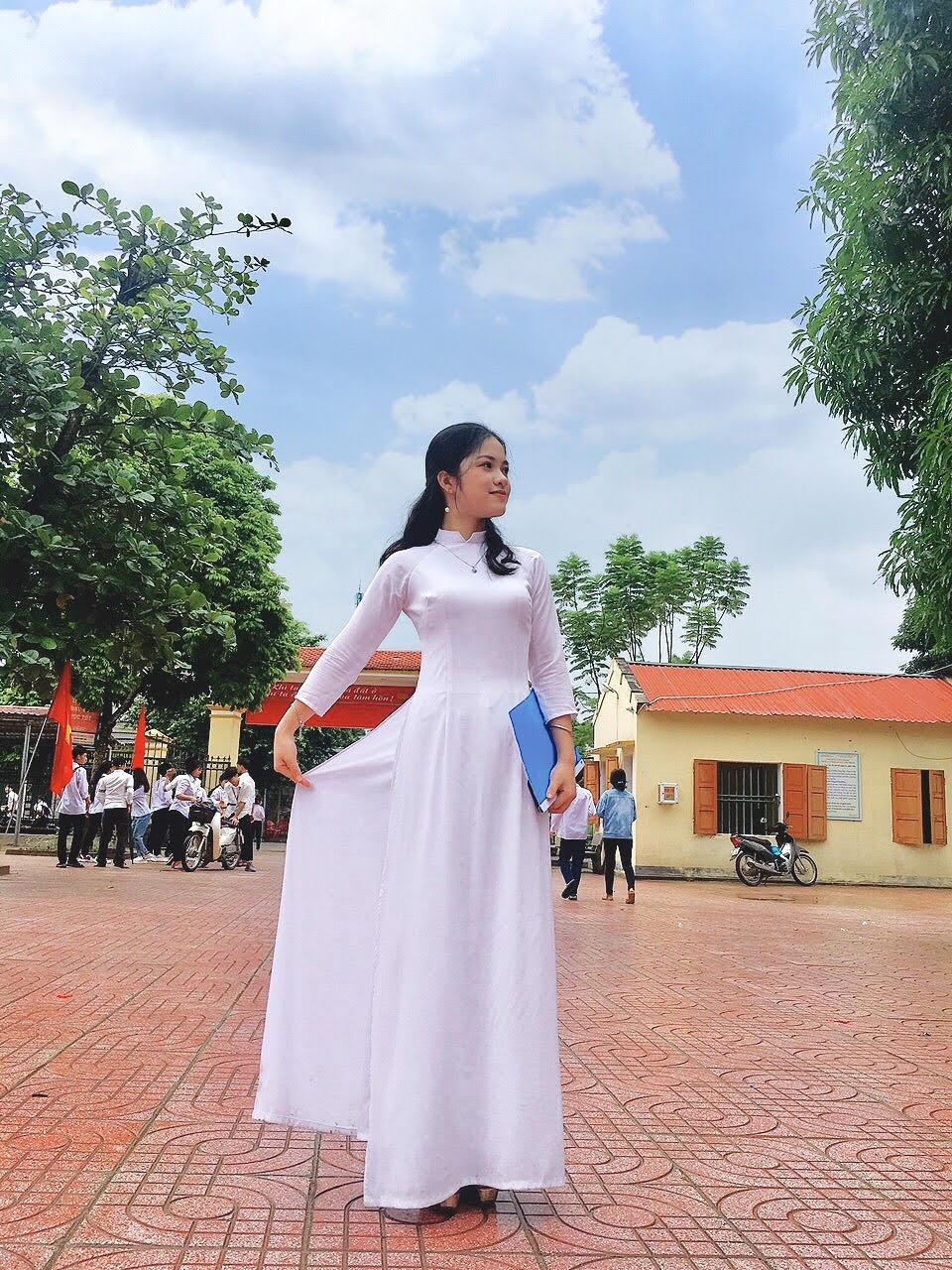 Nữ sinh “3 tốt” xinh đẹp của miền Tây xứ Nghệ - 1 Nữ sinh “3 tốt” xinh đẹp của miền Tây xứ Nghệ - 1