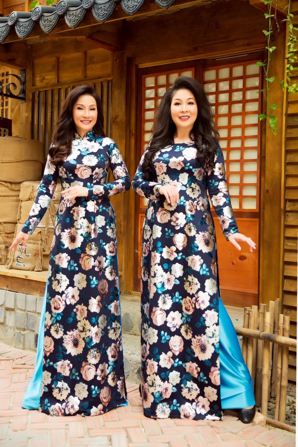 Nghệ sĩ Hồng Vân, Hồng Đào gắn bó 30 năm từ thuở cơ hàn - 1 Nghệ sĩ Hồng Vân, Hồng Đào gắn bó 30 năm từ thuở cơ hàn - 1