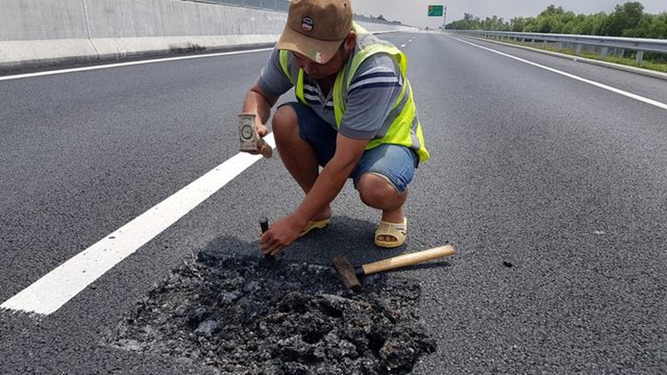 Lão nông Lực khùng: 10 năm nữa, chất lượng cao tốc Đà Nẵng - Quảng Ngãi thế nào? - 3 Lão nông Lực khùng: 10 năm nữa, chất lượng cao tốc Đà Nẵng - Quảng Ngãi thế nào? - 3