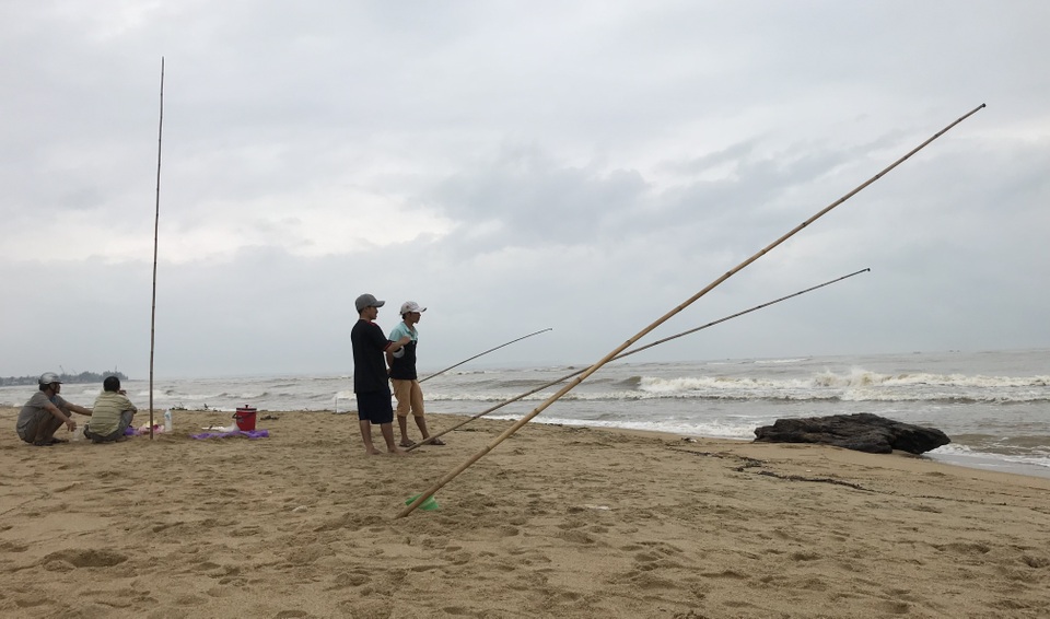 Thú vui săn cá mùa biển động - 1 Thú vui săn cá mùa biển động - 1