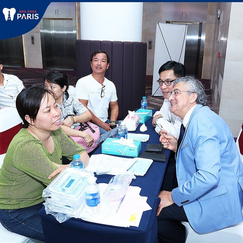 Nha khoa Paris bổ nhiệm chuyên gia nước ngoài trở thành cố vấn công nghệ theo tiêu chuẩn Pháp - 3 Nha khoa Paris bổ nhiệm chuyên gia nước ngoài trở thành cố vấn công nghệ theo tiêu chuẩn Pháp - 3